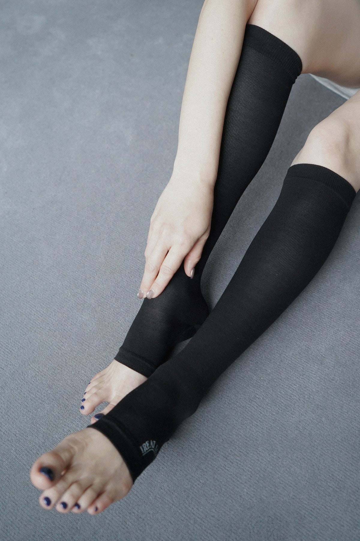 SILK COMPRESSION SOCKS